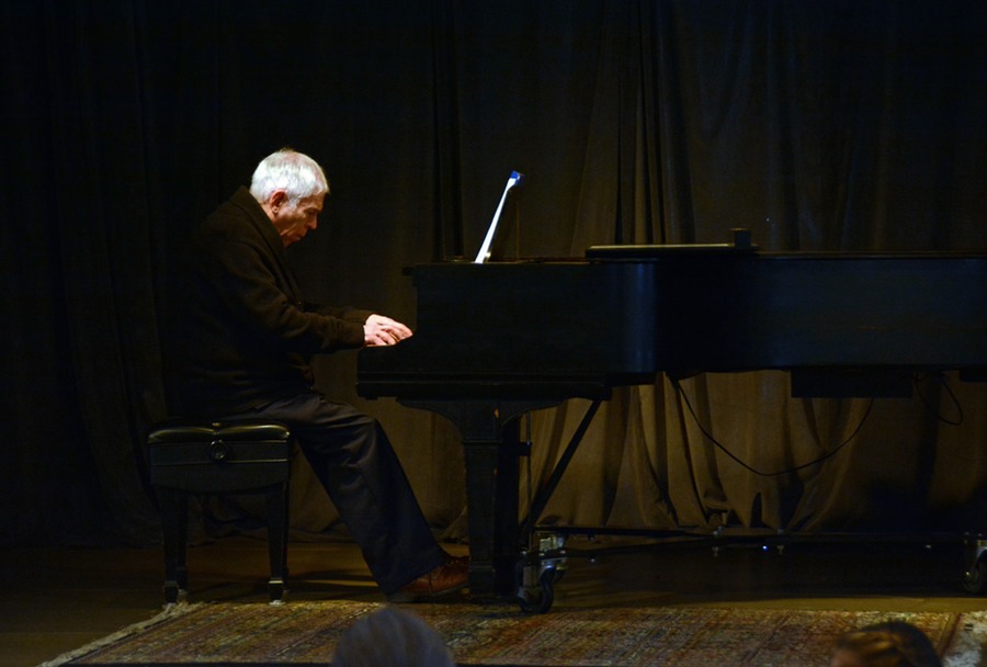 Lincoln performing for The Good Globe Singing School's